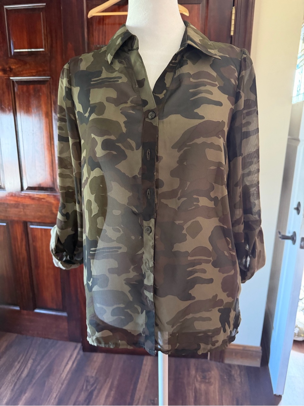 Zenana Styles, Women’s Camo Button-Front Blouse - Olive Green